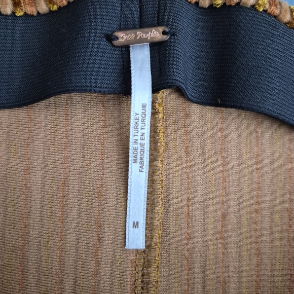 Free People Slim Pull On Velvet Flare Pants Size Medium - Picture 8 of 9